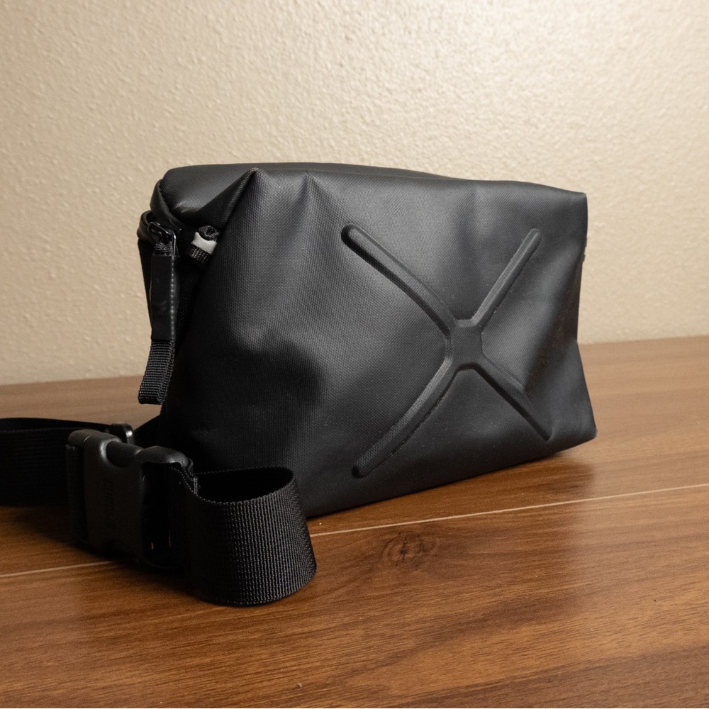 Sleek Chrome Industries Black Belt Bag